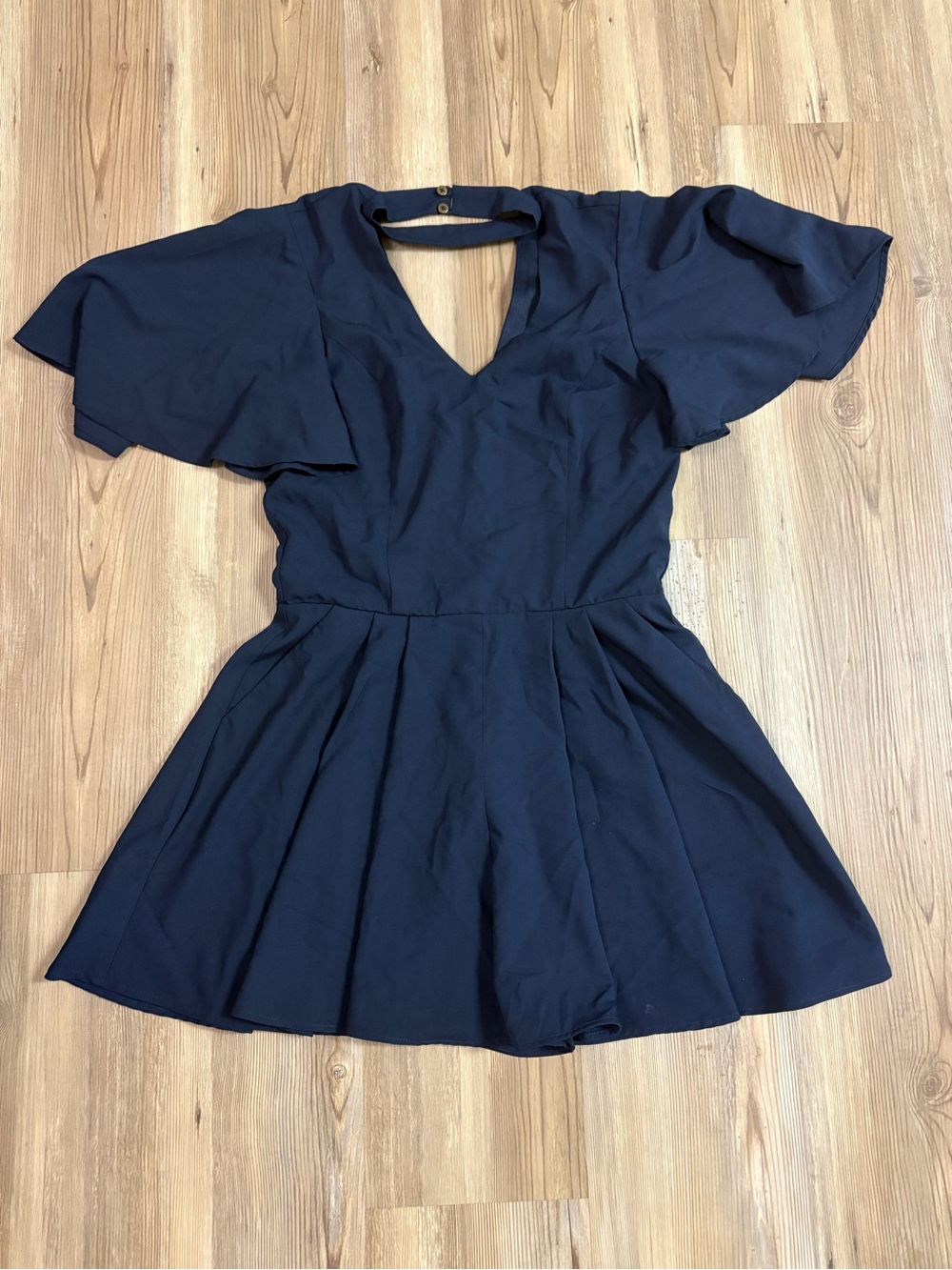 Gianni Bini Navy Flutter Sleeve V-Neck Romper sz Medium